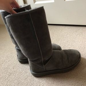 Gray tall Ugg’s